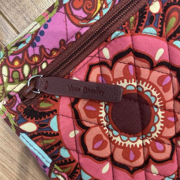 Vera Bradley Petite Crossbody Purse Resort Medallion Very Clean 15974-D15 Pink - Picture 2 of 9